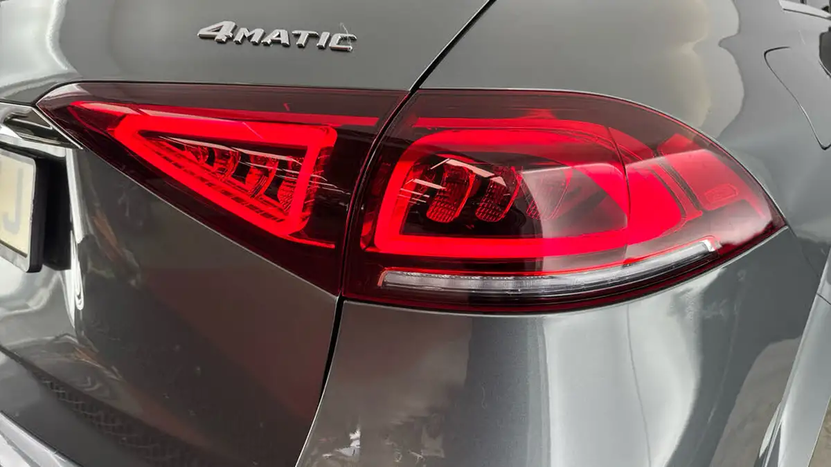 2023-mercedes-benz-gle-class-29d-gle400d-amg-line-premium-plus-331ps-coupe-big-28