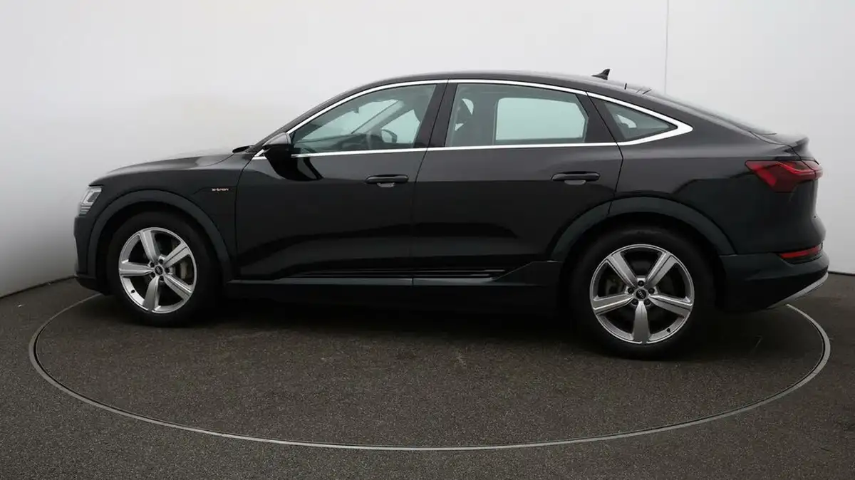 2022-audi-e-tron-50e-technik-sportback-big-60
