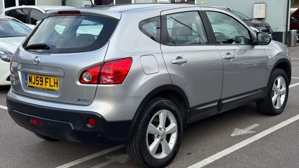 2009-nissan-qashqai-15td-acenta-big-6