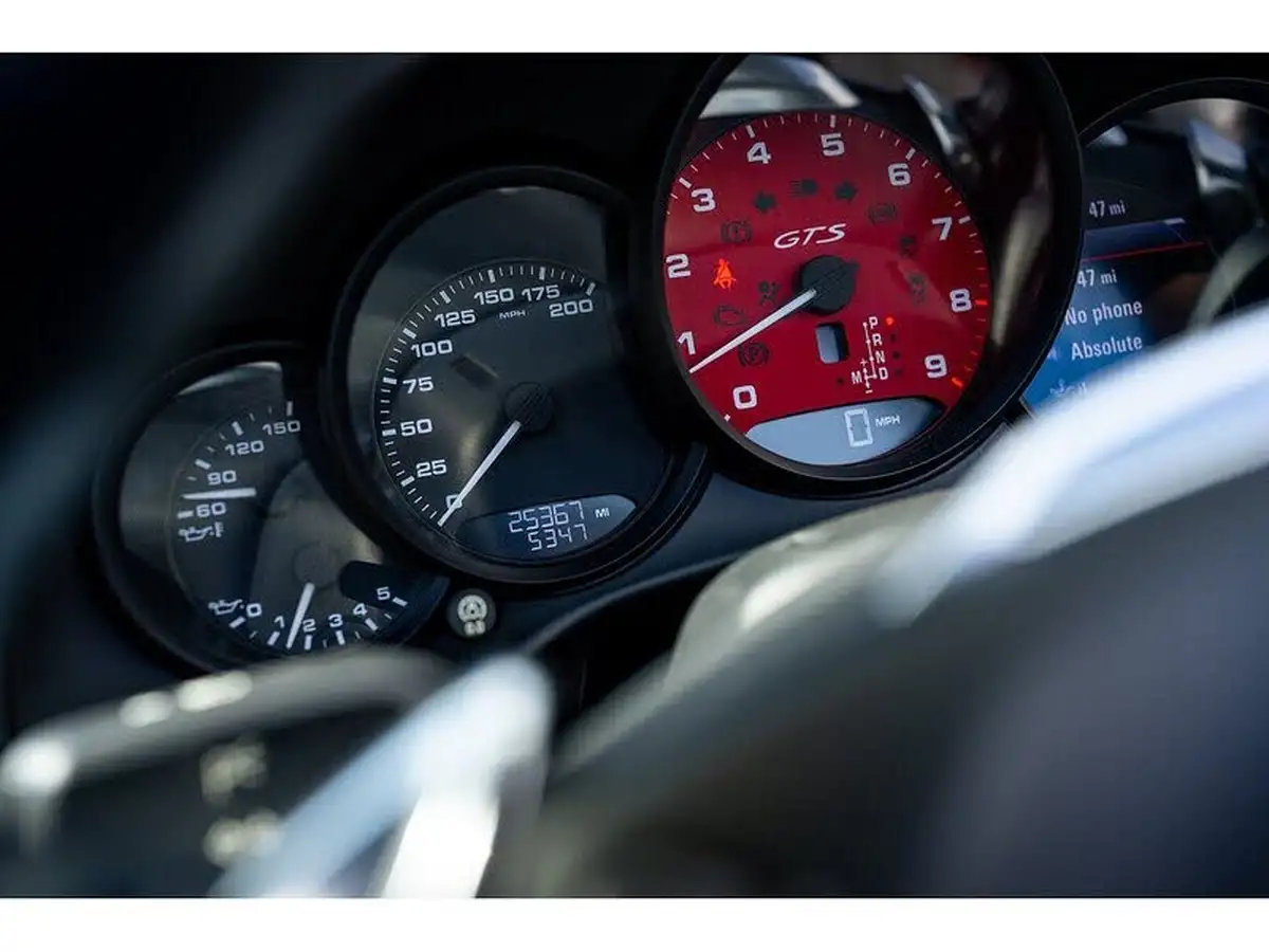 2015-porsche-911-38-carrera-gts-cabriolet-pdk-big-39