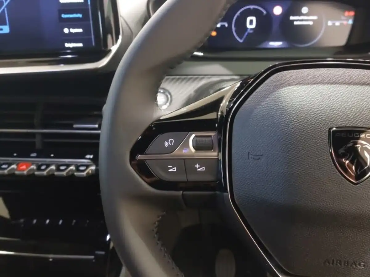 2025-peugeot-2008-suv-12-puretech-allure-130ps-big-16