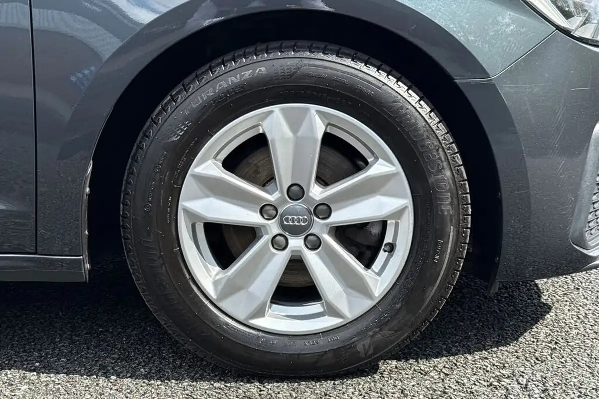 2019-audi-a1-10-30-tfsi-technik-big-5