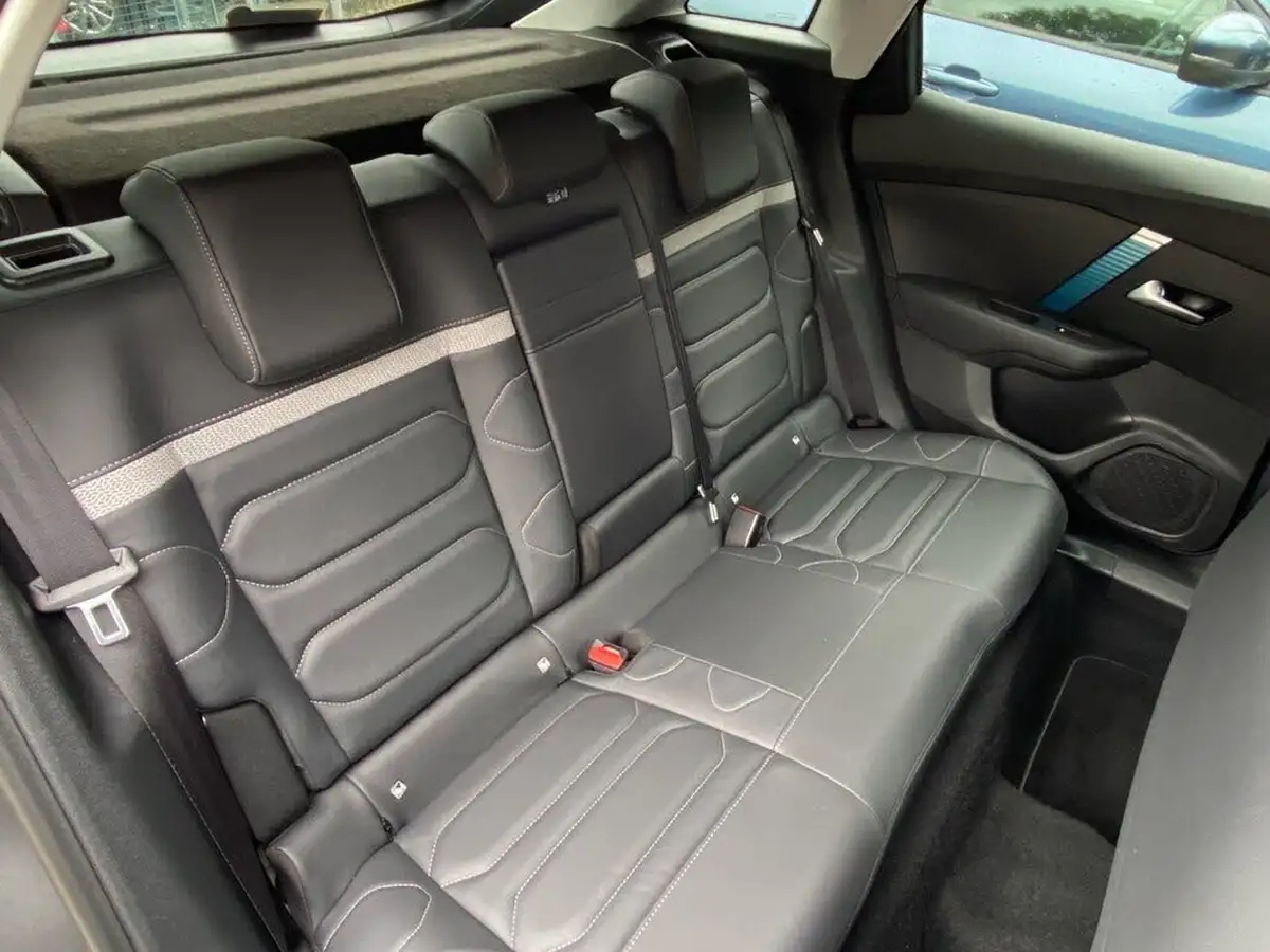 2022-citroen-c4-e-shine-plus-big-26