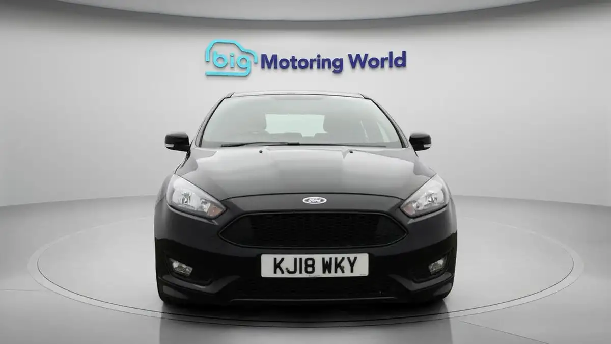 2018-ford-focus-10t-st-line-140ps-hatchback-big-2