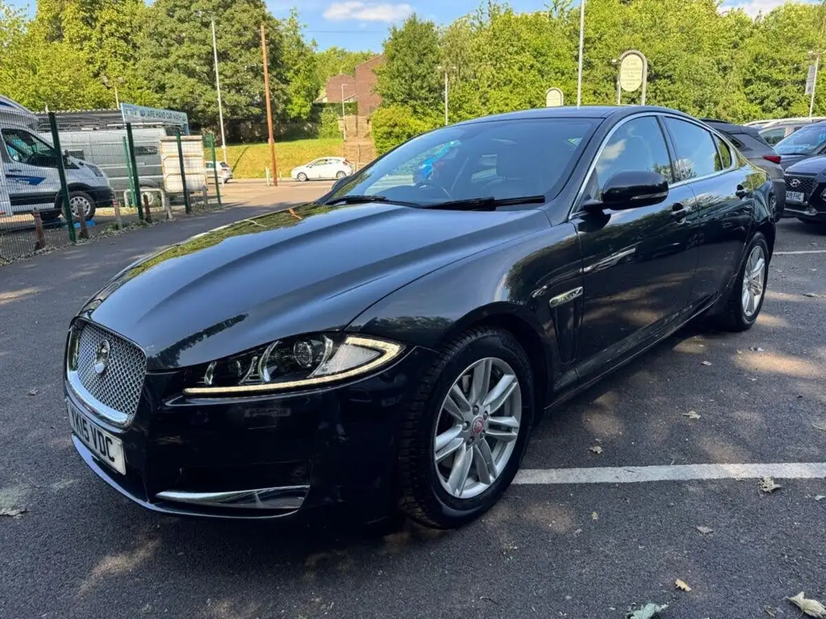 2015-jaguar-xf-22td-luxury-163ps-saloon-4d-big-6