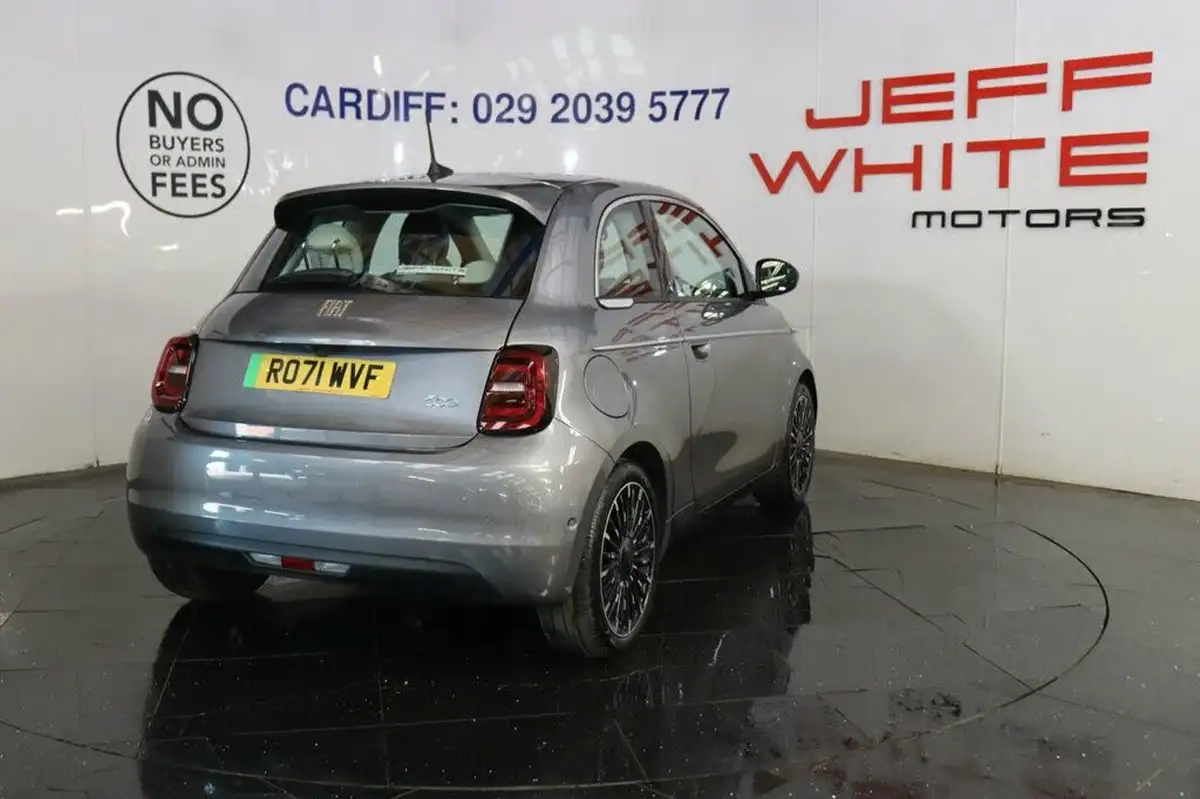 2021-fiat-500-e-la-prima-big-4