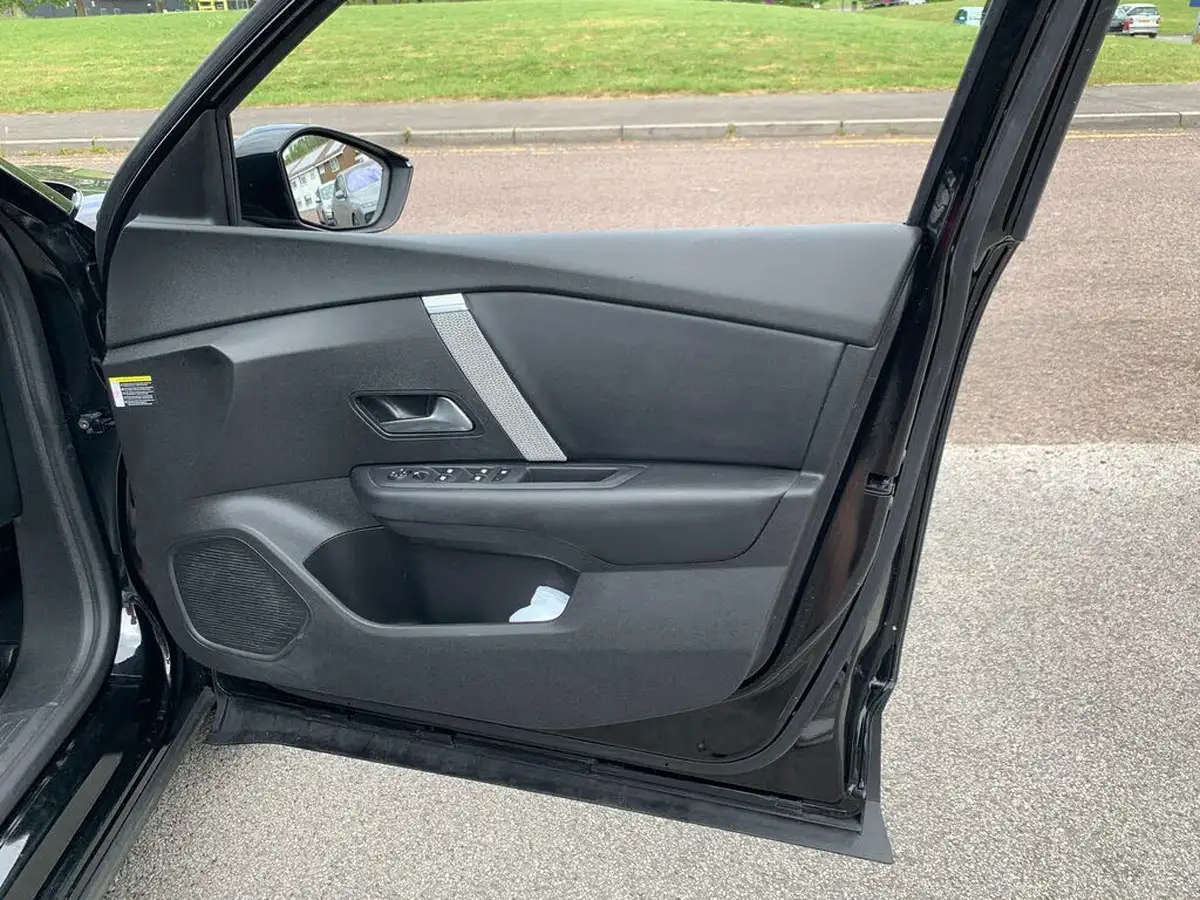 2021-citroen-c4-12-puretech-shine-130ps-big-24
