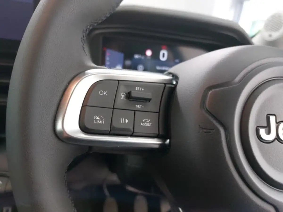2024-jeep-avenger-12-gse-altitude-big-12