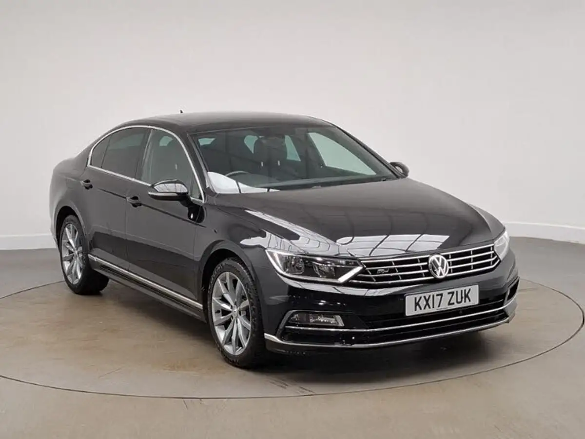 2017-volkswagen-passat-20tdi-r-line-150ps-ss-saloon-4d-dsg-big-0
