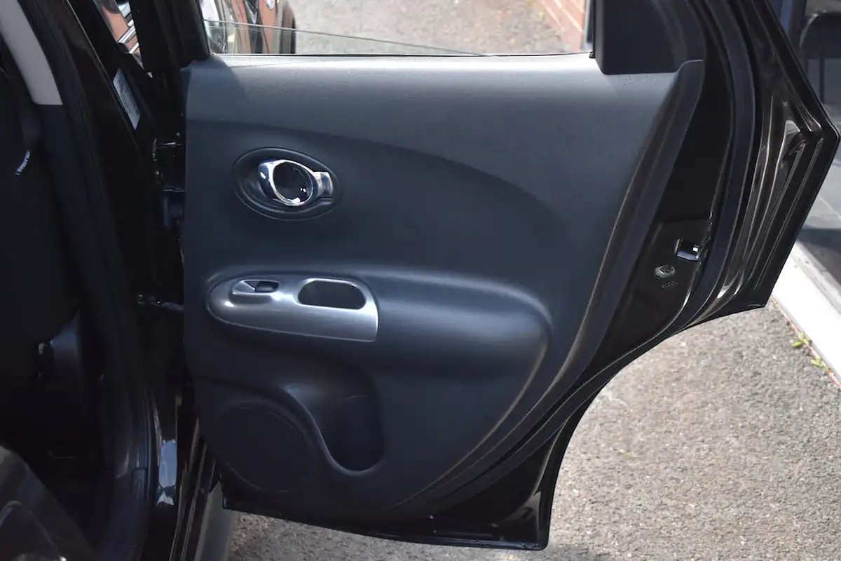 2011-nissan-juke-16-acenta-16v-1598cc-big-32