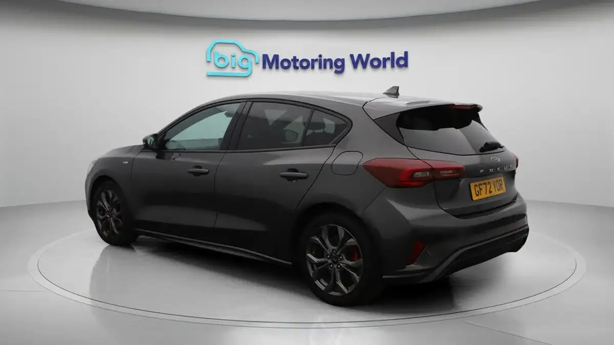 2022-ford-focus-10t-st-line-155ps-hybrid-mhev-hatchback-big-5