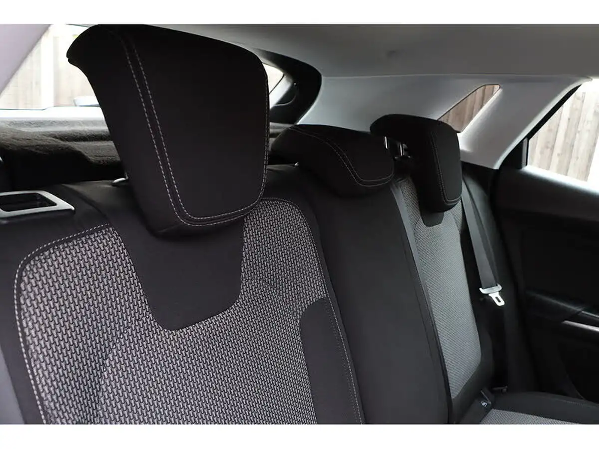 2019-vauxhall-grandland-x-12-se-ss-big-23