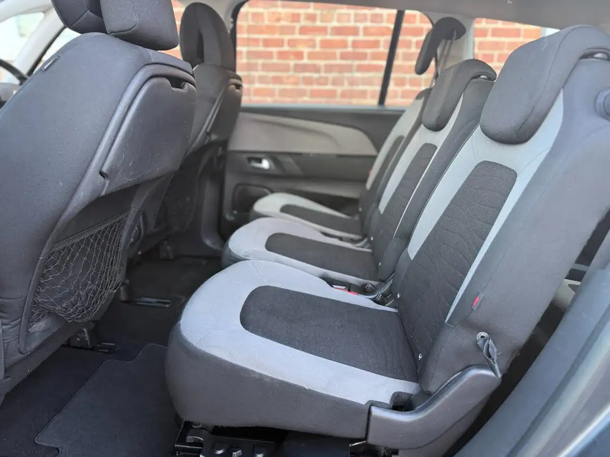 2014-citroen-grand-c4-picasso-16e-hdi-vtr-115ps-big-30