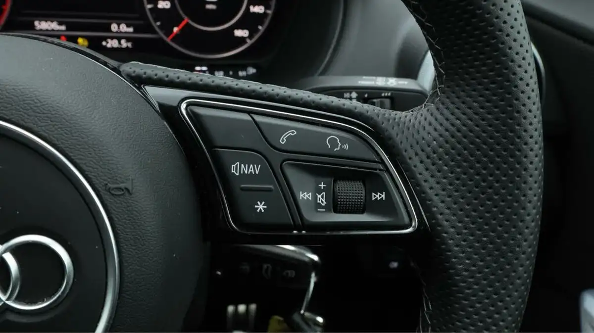 2023-audi-q2-15-35-tfsi-s-line-tronic-big-26