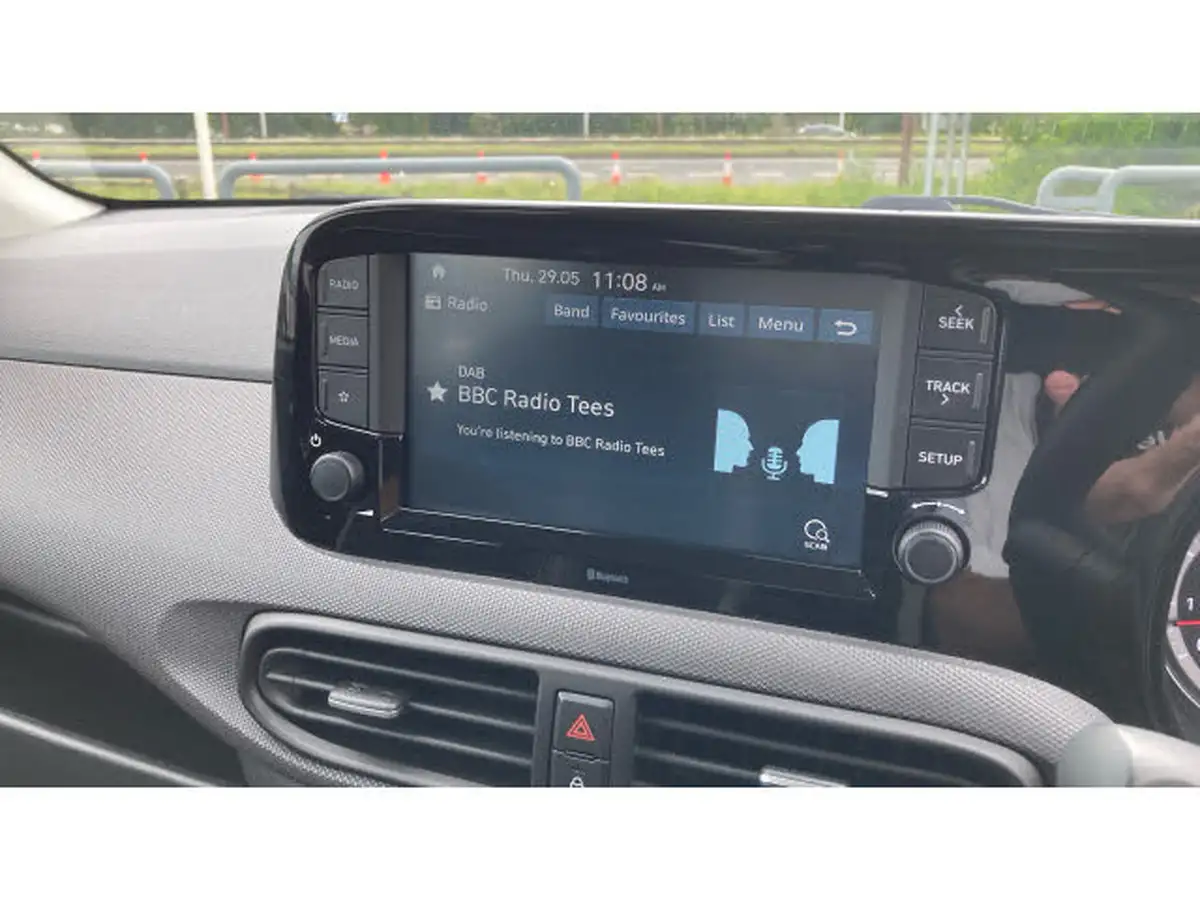 2021-hyundai-i10-12-se-connect-big-11