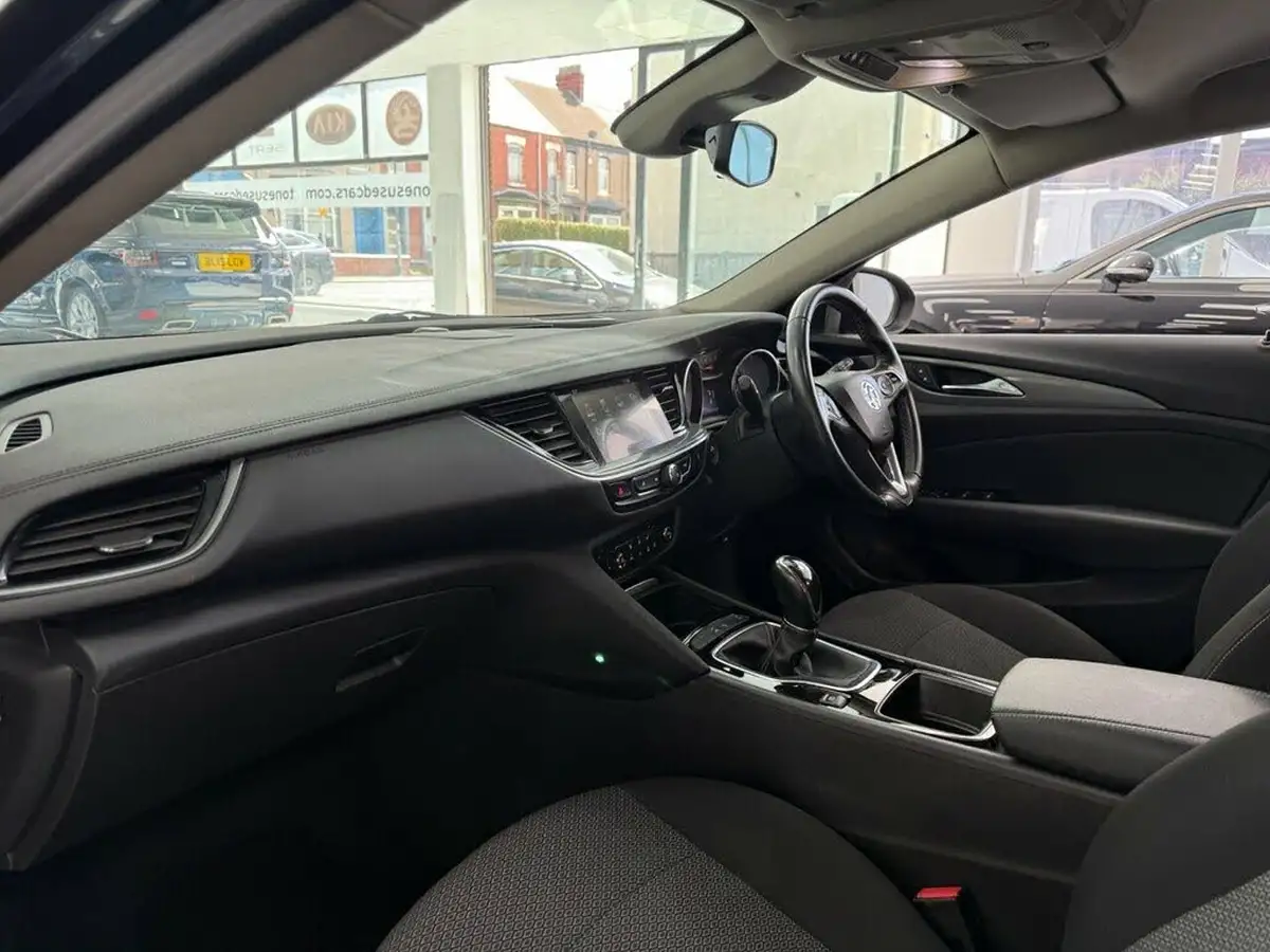 2017-vauxhall-insignia-grand-sport-16td-design-136ps-ecotec-big-12