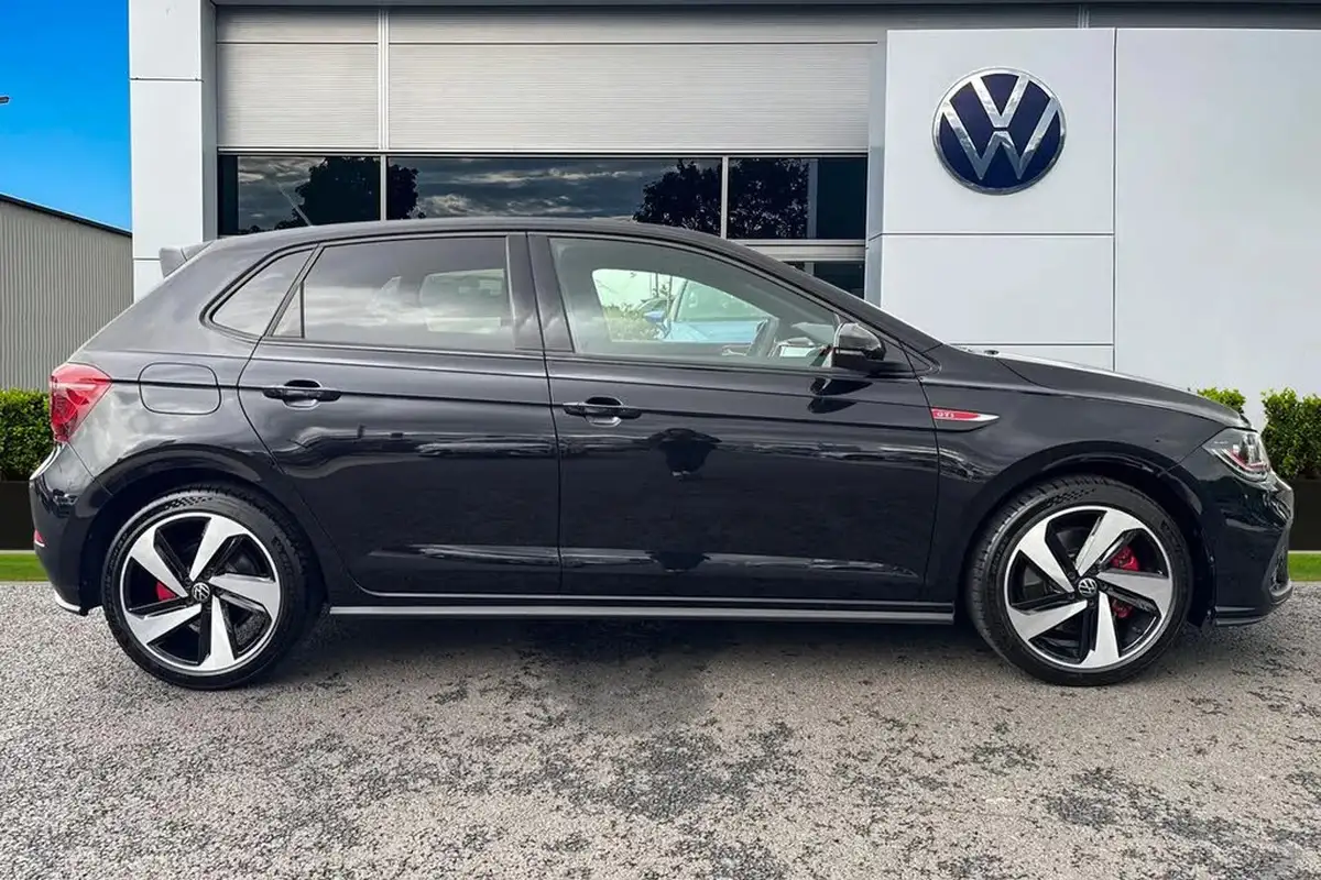 2023-volkswagen-polo-20-tsi-gti-big-2