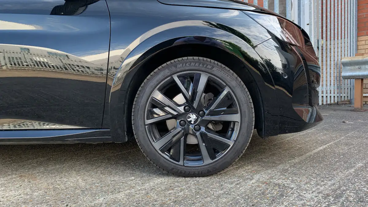 2022-peugeot-208-12-puretech-gt-premium-130bhp-eat8-big-16