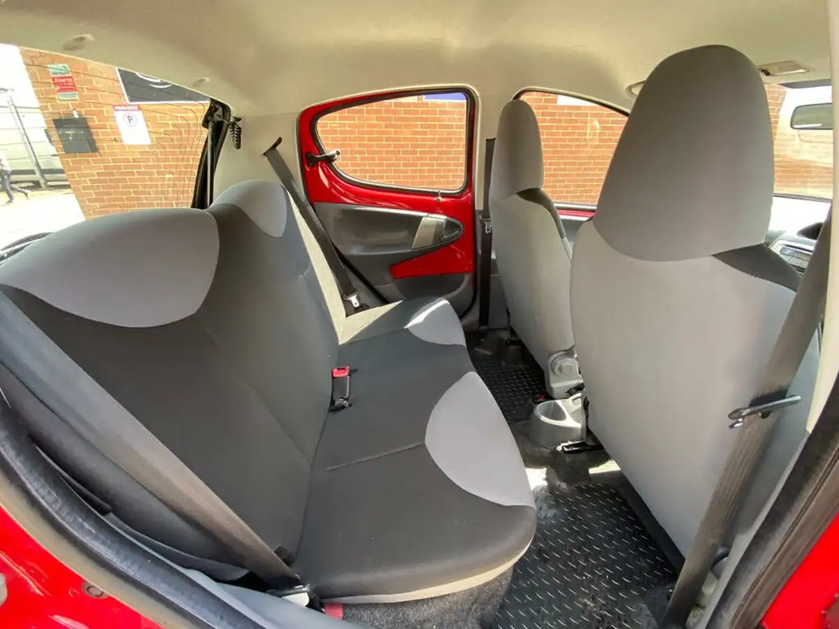 2011-citroen-c1-10-vtr-68-5d-big-43