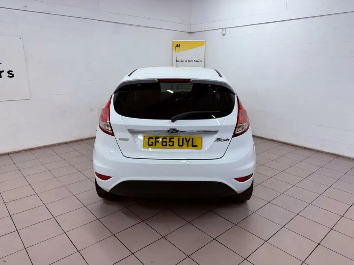 2015-ford-fiesta-10t-titanium-100ps-ecoboost-ss-5d-big-8