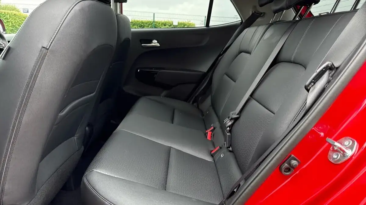 2025-kia-picanto-12-gt-line-s-auto-seq-big-8