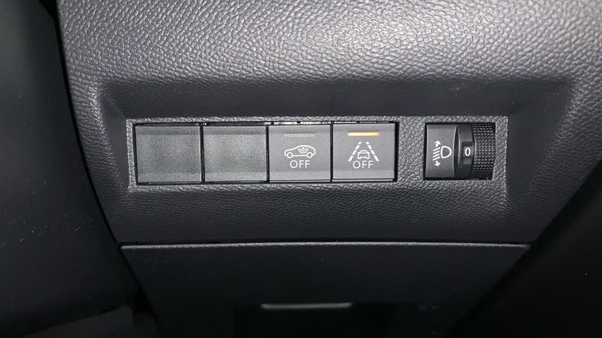2024-peugeot-208-e-e-style-big-33