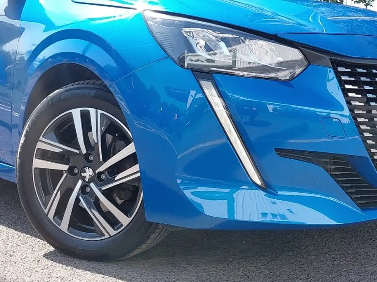 2023-peugeot-208-12-puretech-allure-premium-100ps-big-8