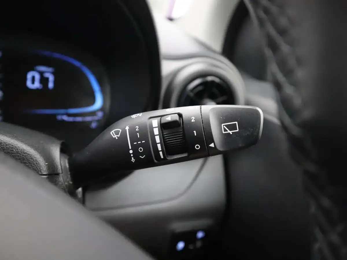 2023-hyundai-i10-10-advance-big-33