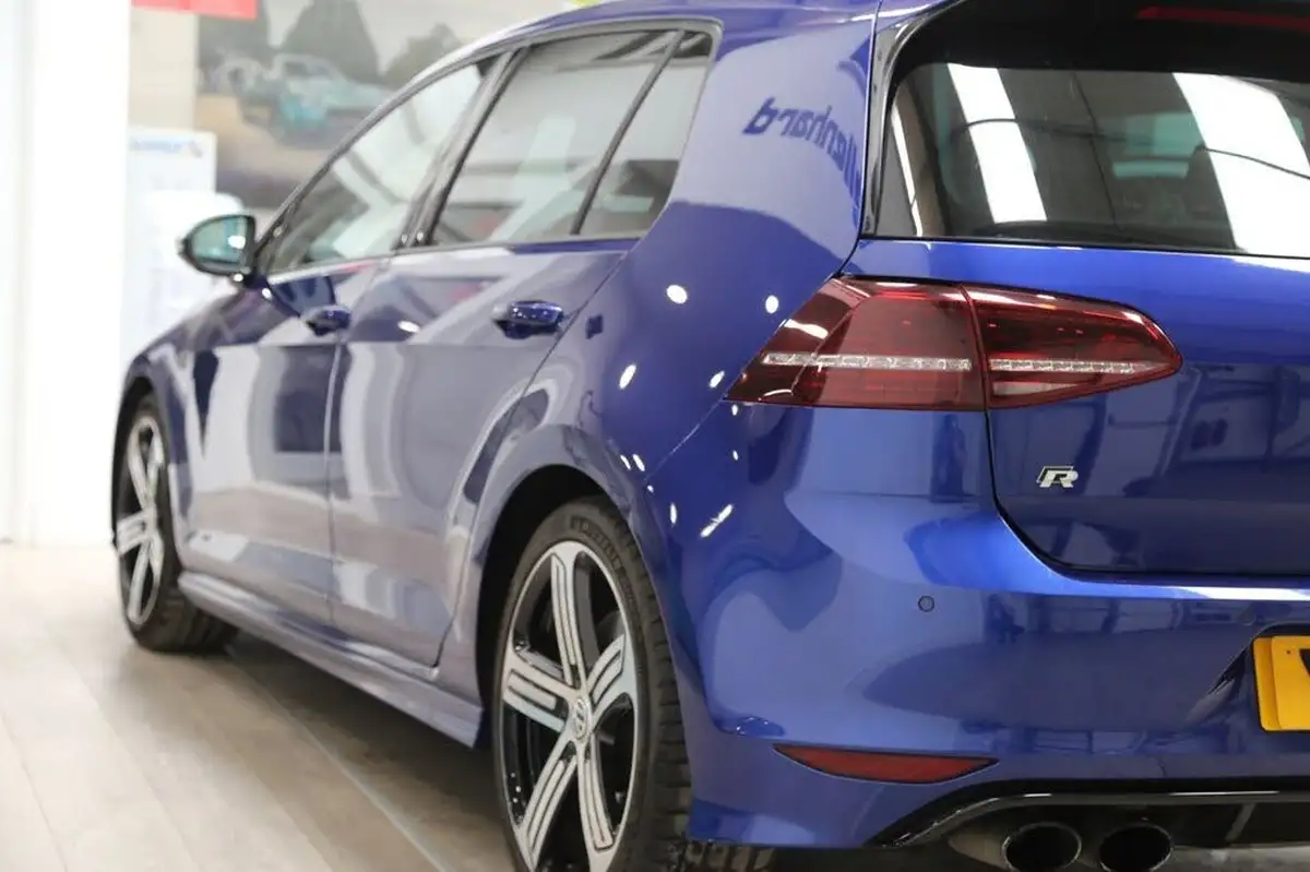 2015-volkswagen-golf-20-tsi-r-hatchback-5d-big-16