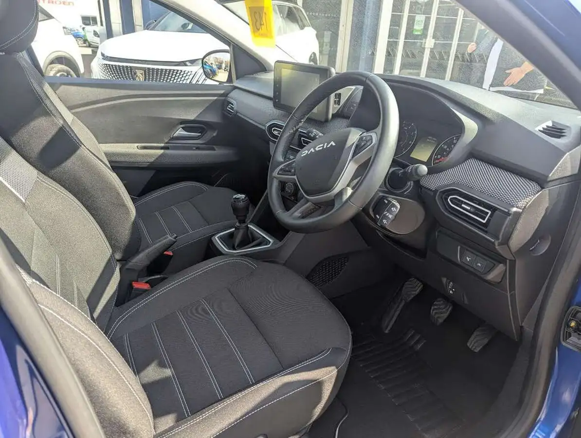 2023-dacia-sandero-10-tce-expression-100bhp-bi-fuel-big-10