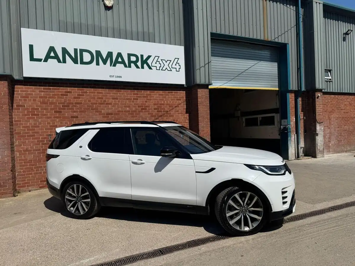 2021-land-rover-discovery-30-d300-r-dynamic-se-big-12