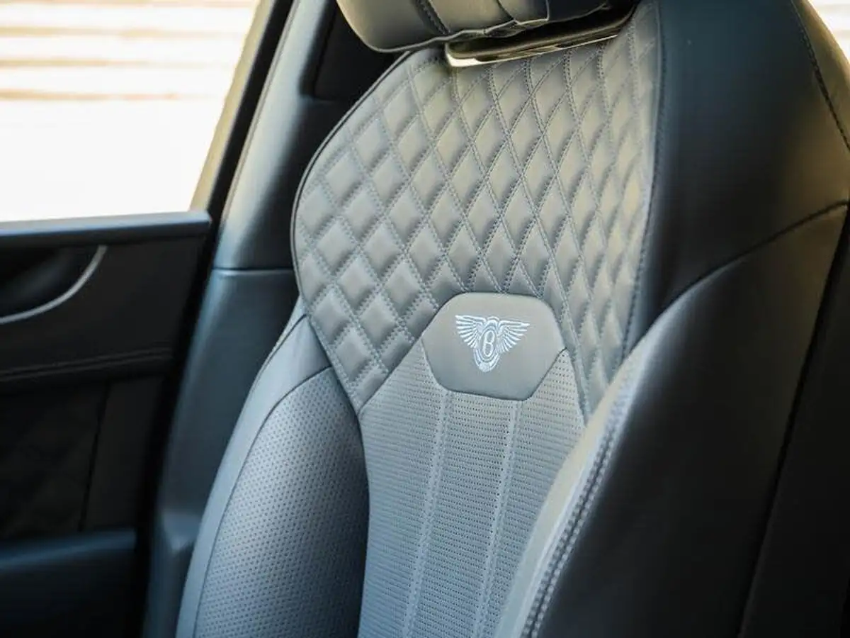 2021-bentley-bentayga-40-v8-big-29