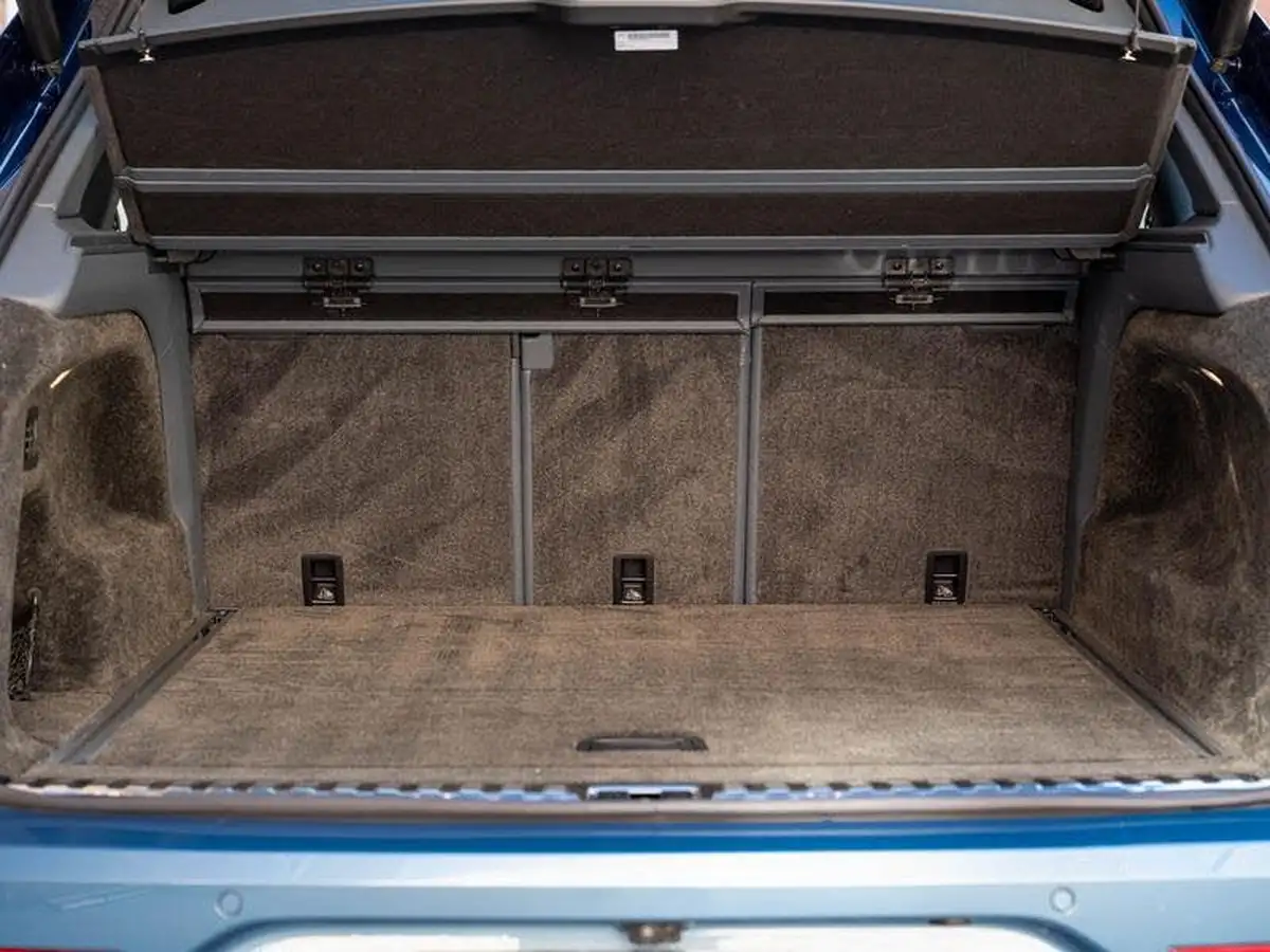 2021-bentley-bentayga-40-v8-big-53