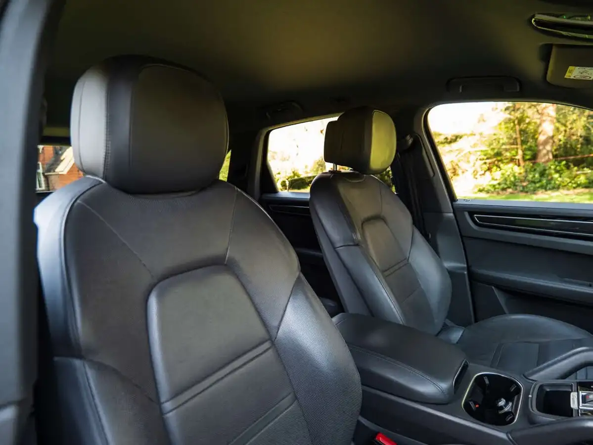 2018-porsche-cayenne-30-v6-big-10
