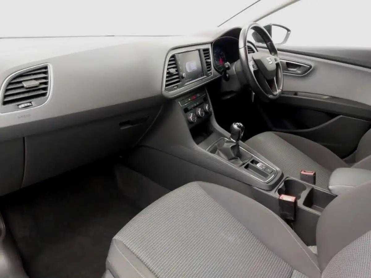 2019-seat-leon-15-tsi-evo-se-dynamic-hatchback-big-4