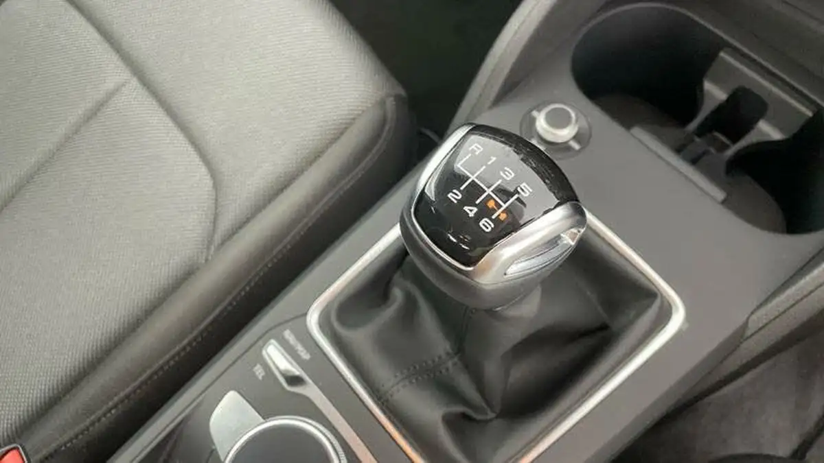 2022-audi-q2-10-30-tfsi-sport-big-6