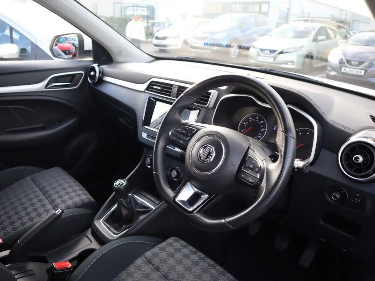 2019-mg-zs-suv-15-vti-tech-excite-106ps-big-33