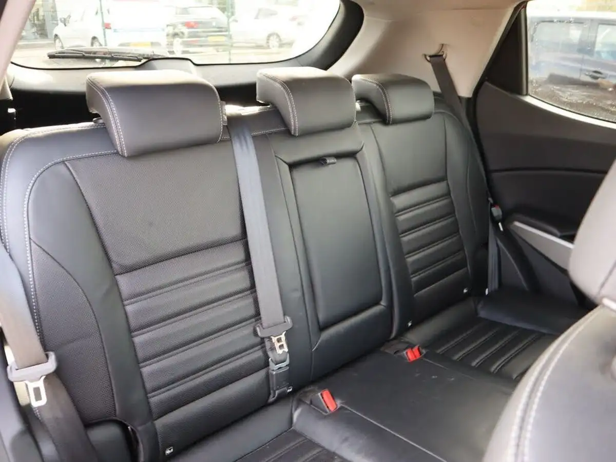2017-kgm-ssangyong-tivoli-16-elx-big-21