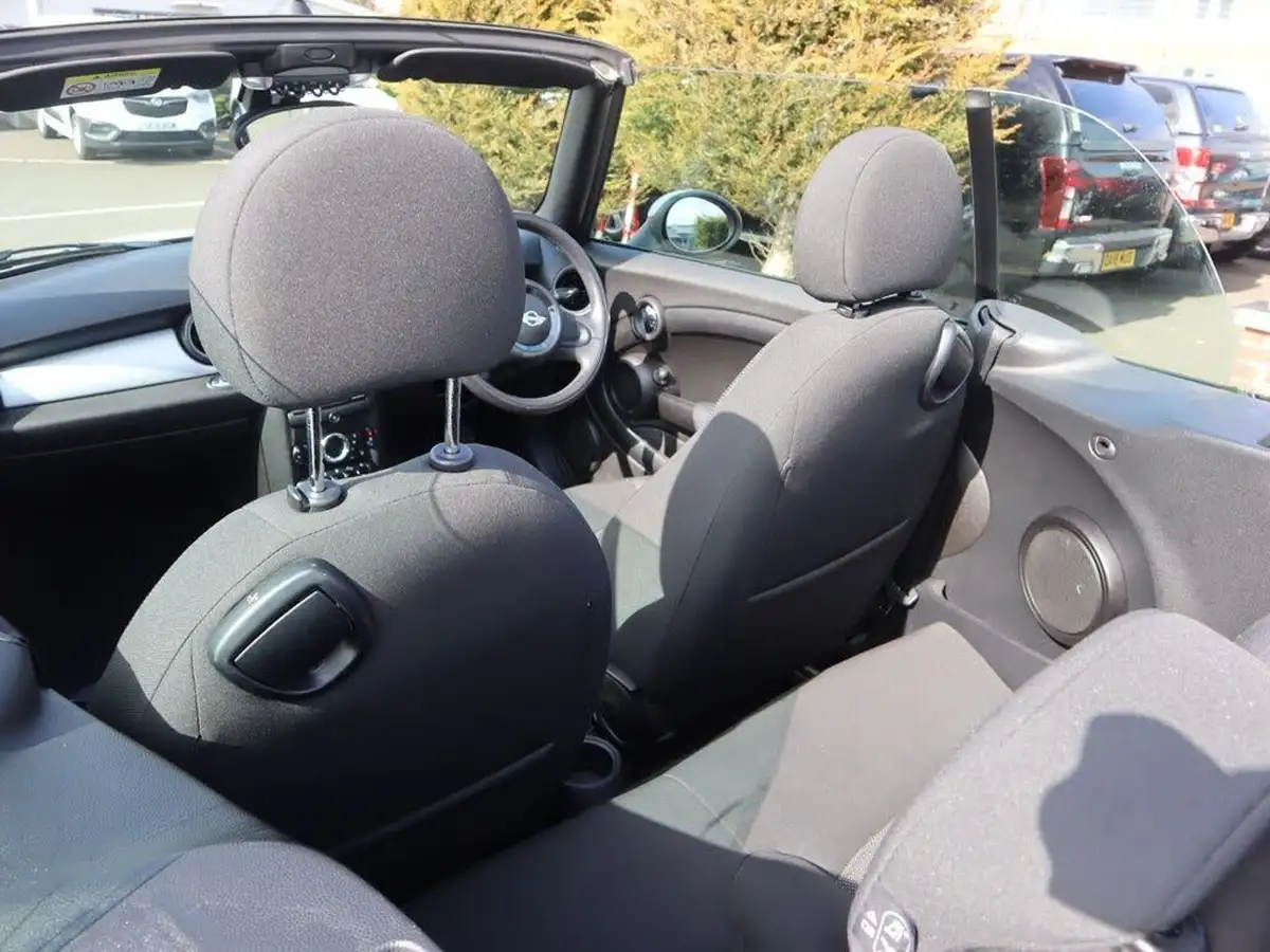 2014-mini-cooper-16-cooper-122bhp-convertible-2d-big-24
