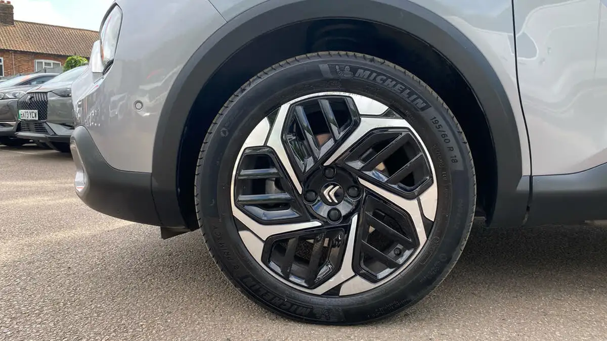 2024-citroen-c4-12-puretech-max-130ps-ss-eat8-big-13
