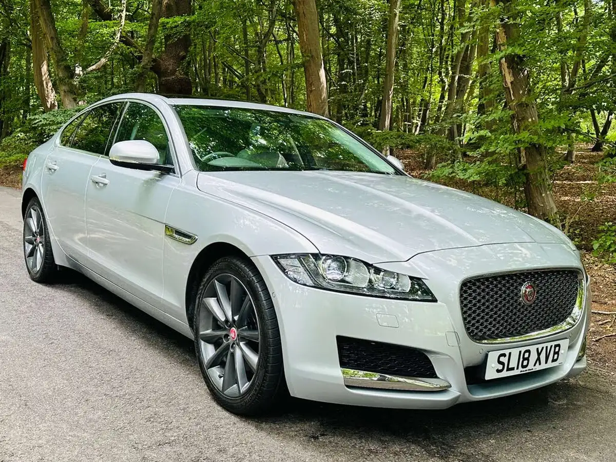2018-jaguar-xf-20td-portfolio-240ps-awd-saloon-4d-1998cc-auto-big-47