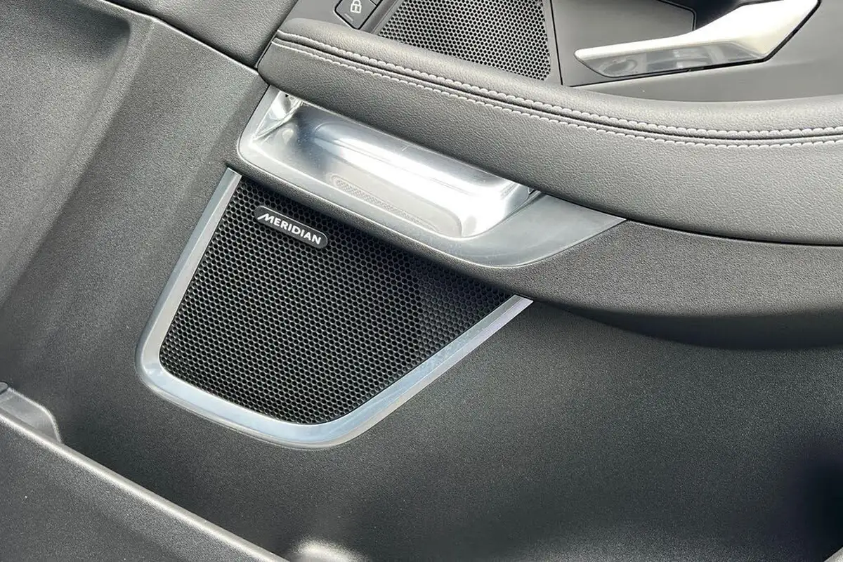2024-jaguar-e-pace-20-d200-r-dynamic-se-black-big-49