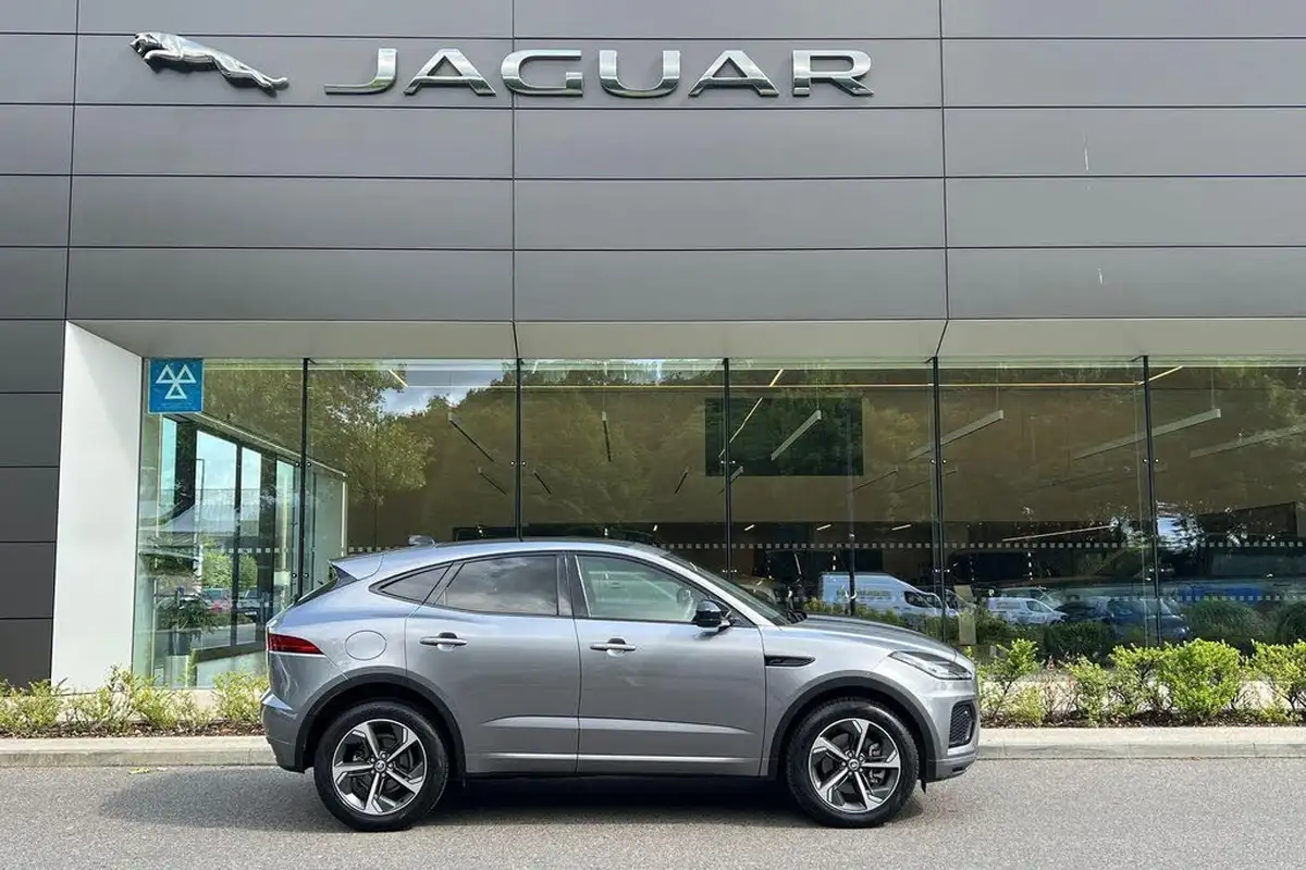 2024-jaguar-e-pace-20-d200-r-dynamic-se-black-big-1