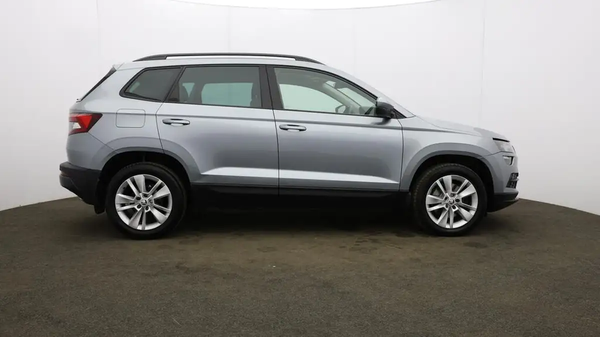 2022-skoda-karoq-20tdi-se-technology-150ps-big-54