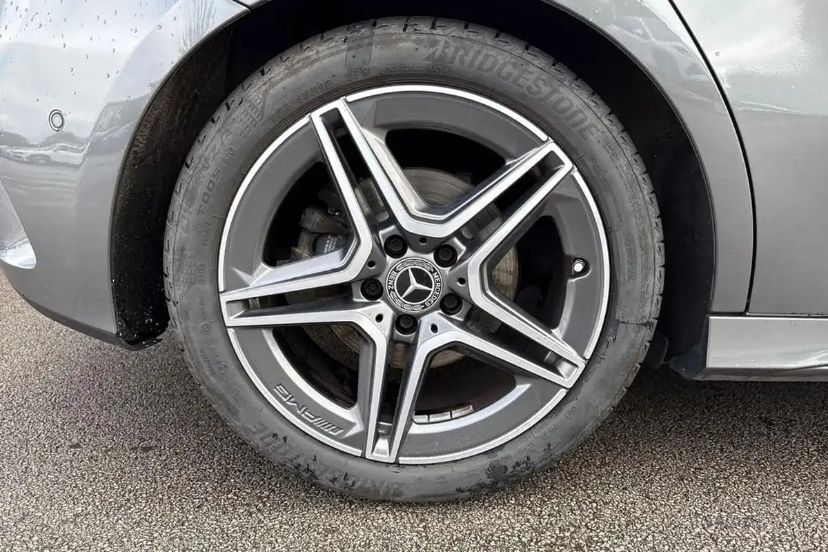 2019-mercedes-benz-a-class-13-a200-amg-line-premium-hatchback-5d-7g-dct-big-9