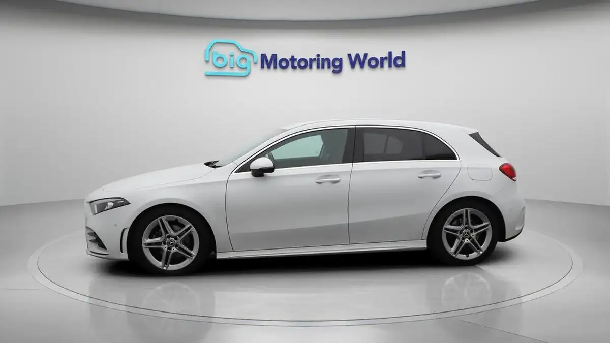 2019-mercedes-benz-a-class-13-a200-amg-line-premium-hatchback-5d-big-4