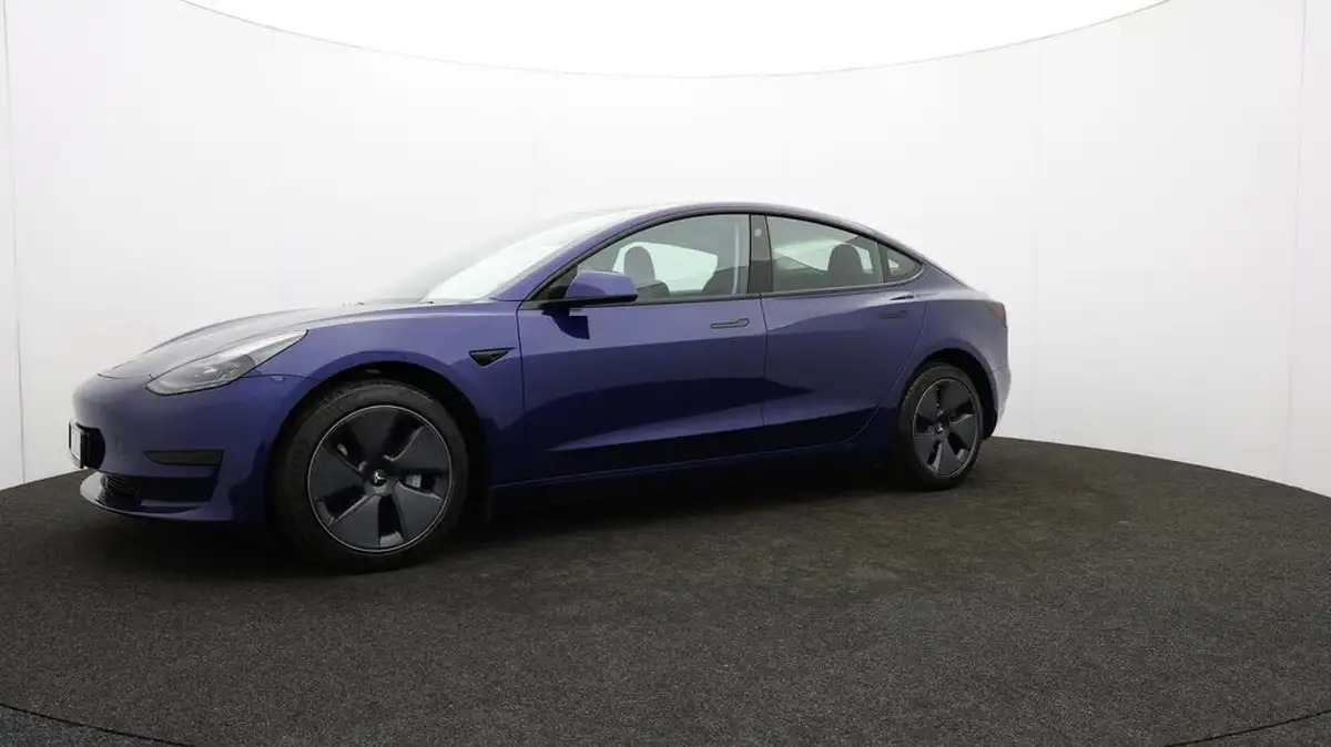 2022-tesla-model-3-e-rwd-big-64