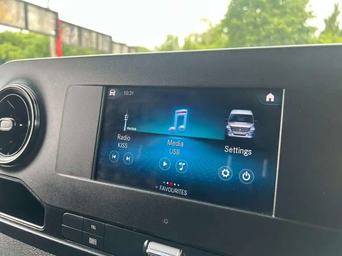 2020-mercedes-benz-sprinter-20cdi-315-l1h1-progressive-big-19