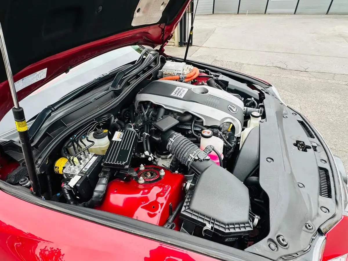 2017-lexus-is-300h-25-advance-big-38