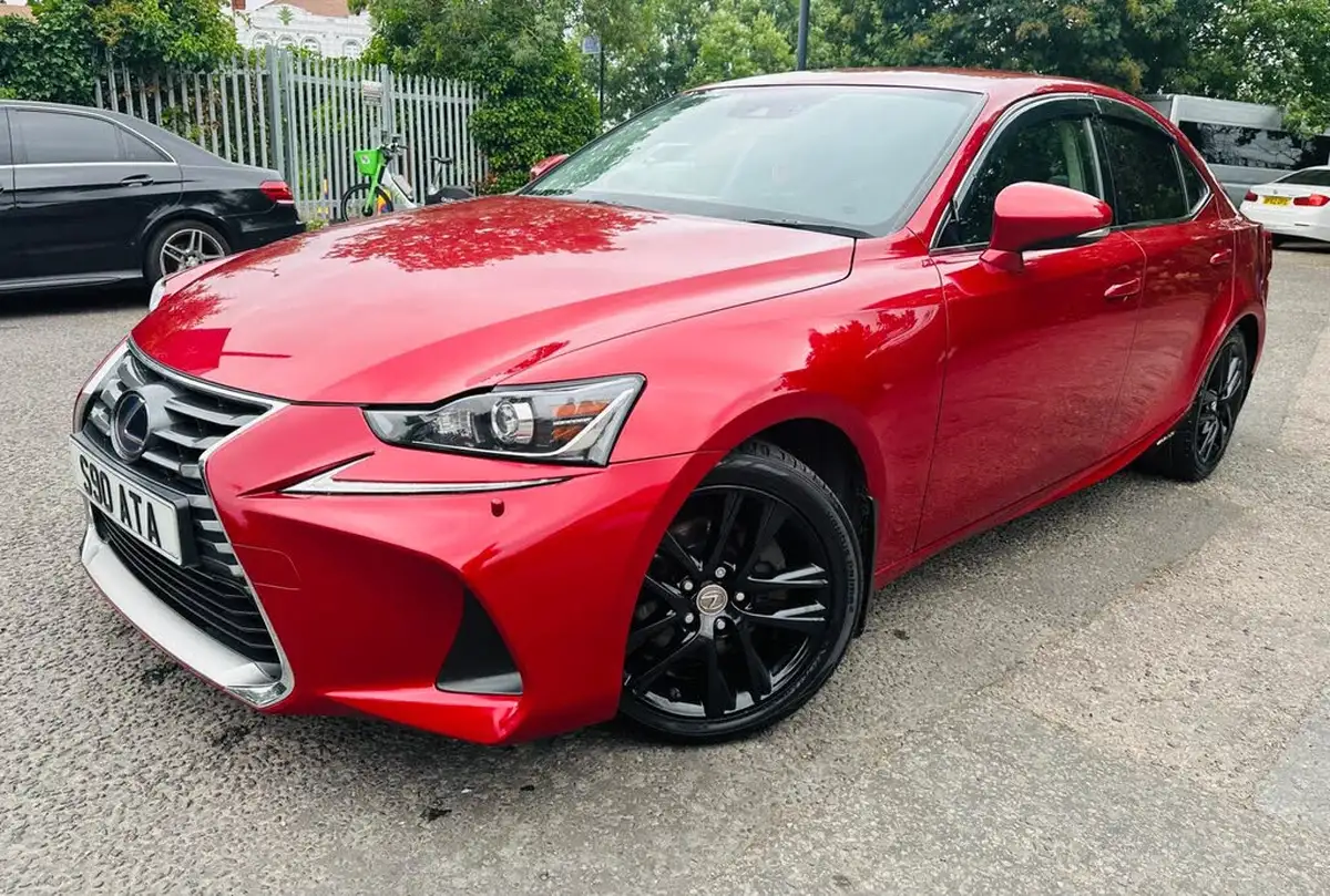 2017-lexus-is-300h-25-advance-big-10